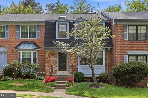 $695,000 | 3964 Burning Bush Court, Fairfax, VA 22033