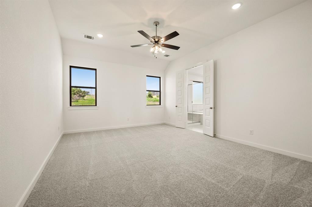 1013 Gatlin Circle Springtown, TX 76082 - Photo 15 of 28 Gallery Image 15