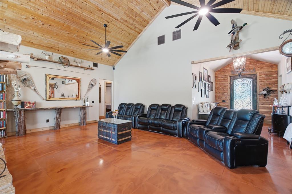 722 3 Skillet Road Springtown, TX 76082 - Photo 13 of 40