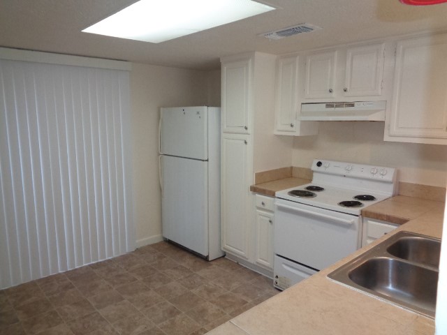 701 Foster Drive, Unit 4 Conroe, TX 77301 - Photo 6 of 11