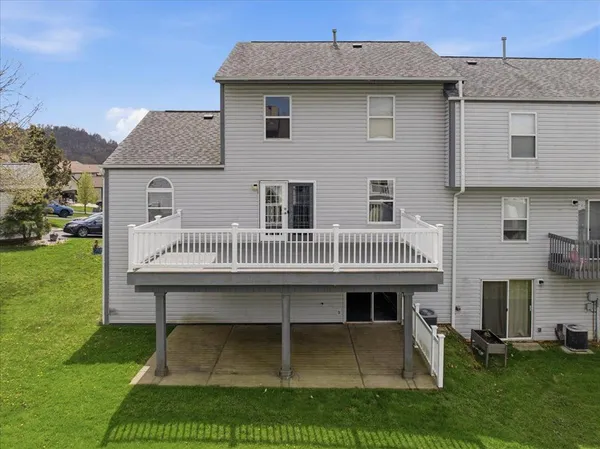 $325,000 | 1409 Lexington Drive, Lawrence, PA 15055