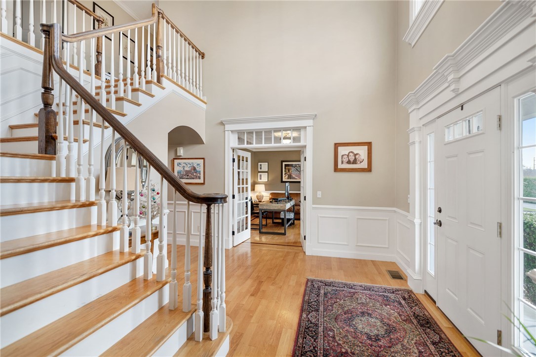 7 Stable Drive Cranston, RI 02831 - Photo 20 of 49