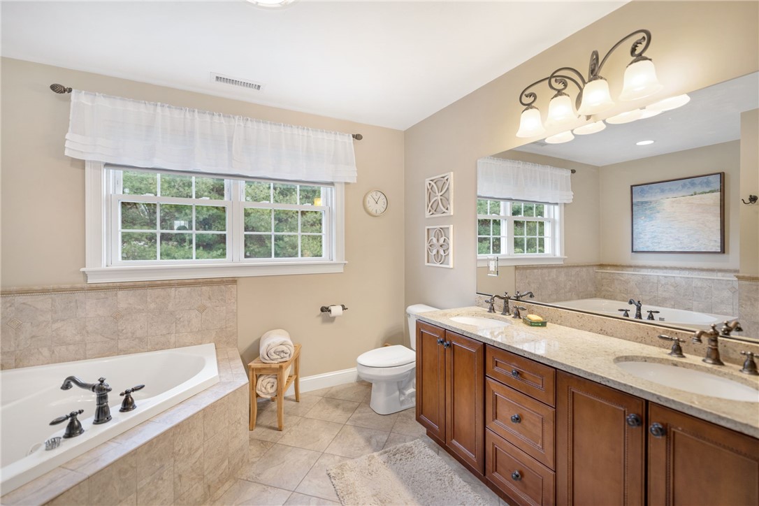 7 Stable Drive Cranston, RI 02831 - Photo 28 of 49