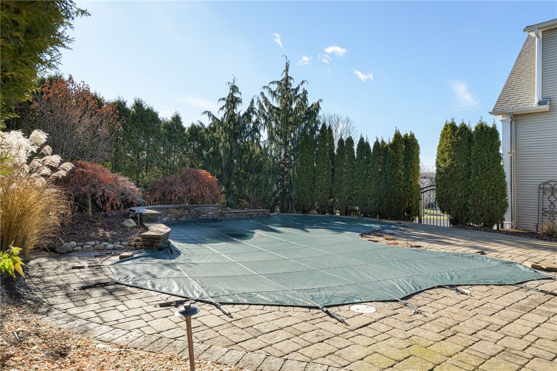 7 Stable Drive Cranston, RI 02831 - Photo 43 of 49