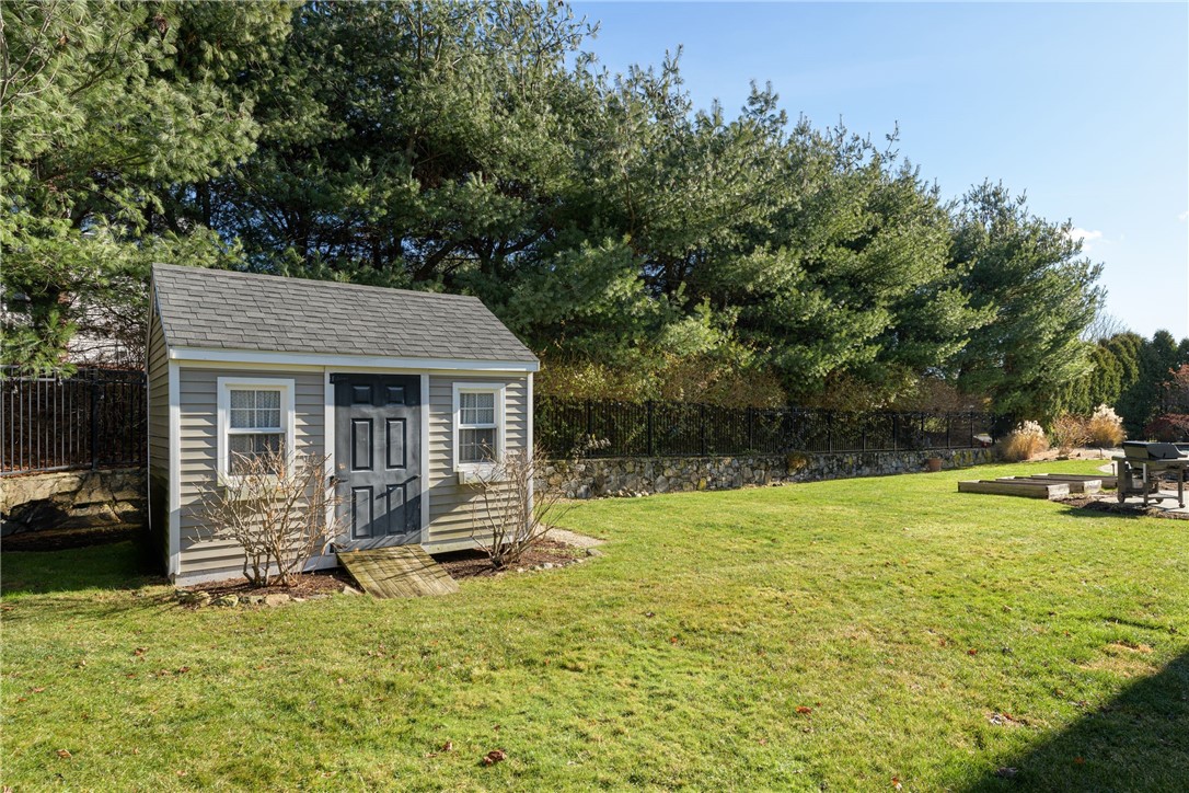 7 Stable Drive Cranston, RI 02831 - Photo 45 of 49