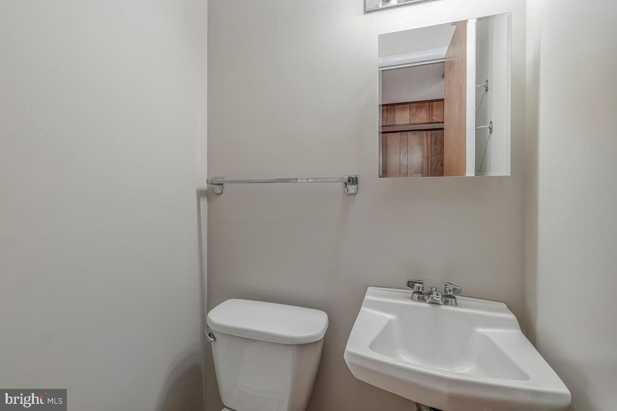 223 Compton Road Waldorf, MD 20602 - Photo 26 of 34 Lower level half bath