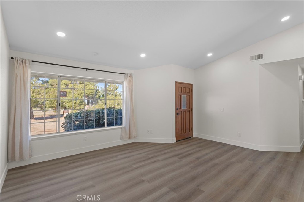 5971 Brawley Road Phelan, CA 92371 - Photo 7 of 39