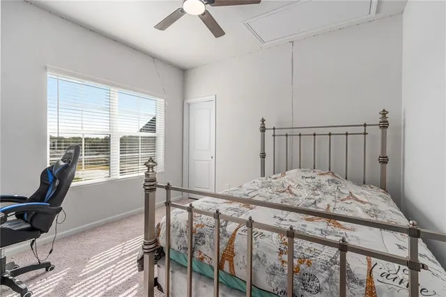 a view of a livingroom with furniture