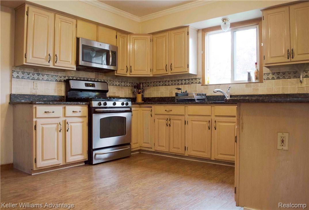 1153 Millbrook Road Canton, MI 48188 - Photo 12 of 29 12.jpg