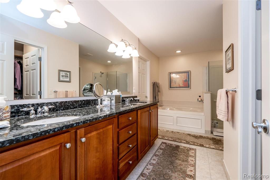 3612 Windingbrook Circle, Unit 72 Rochester Hills, MI 48309 - Photo 23 of 41