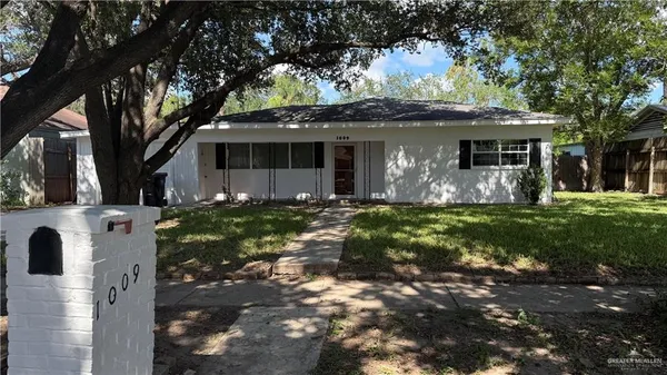 $1,700 | 1009 South Missouri Avenue, Weslaco, TX 78596