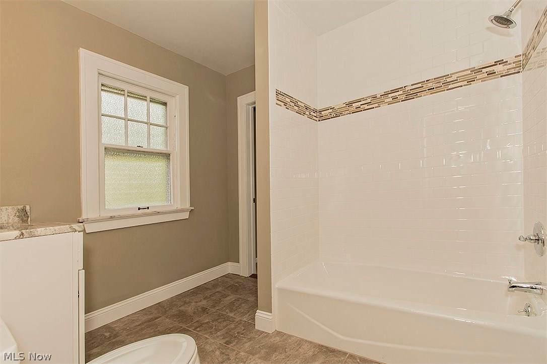 3253 Bradford Road Cleveland, OH 44118 - Photo 27 of 34