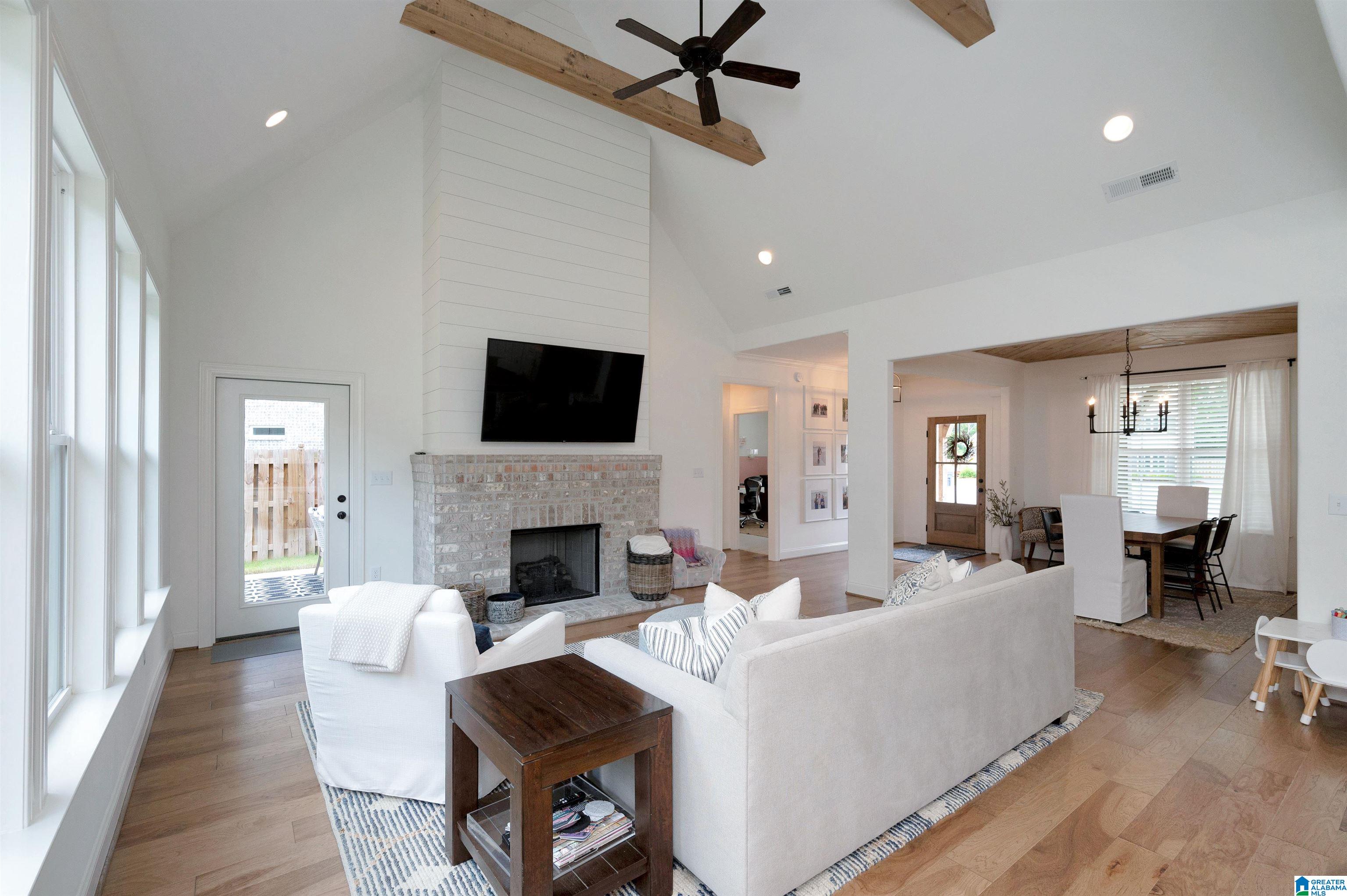 325 Kinross Cove Pelham, AL 35124 - Photo 12 of 48