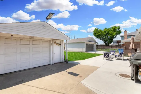 $399,000 | 7701 West Victoria Street, Chicago, IL 60631