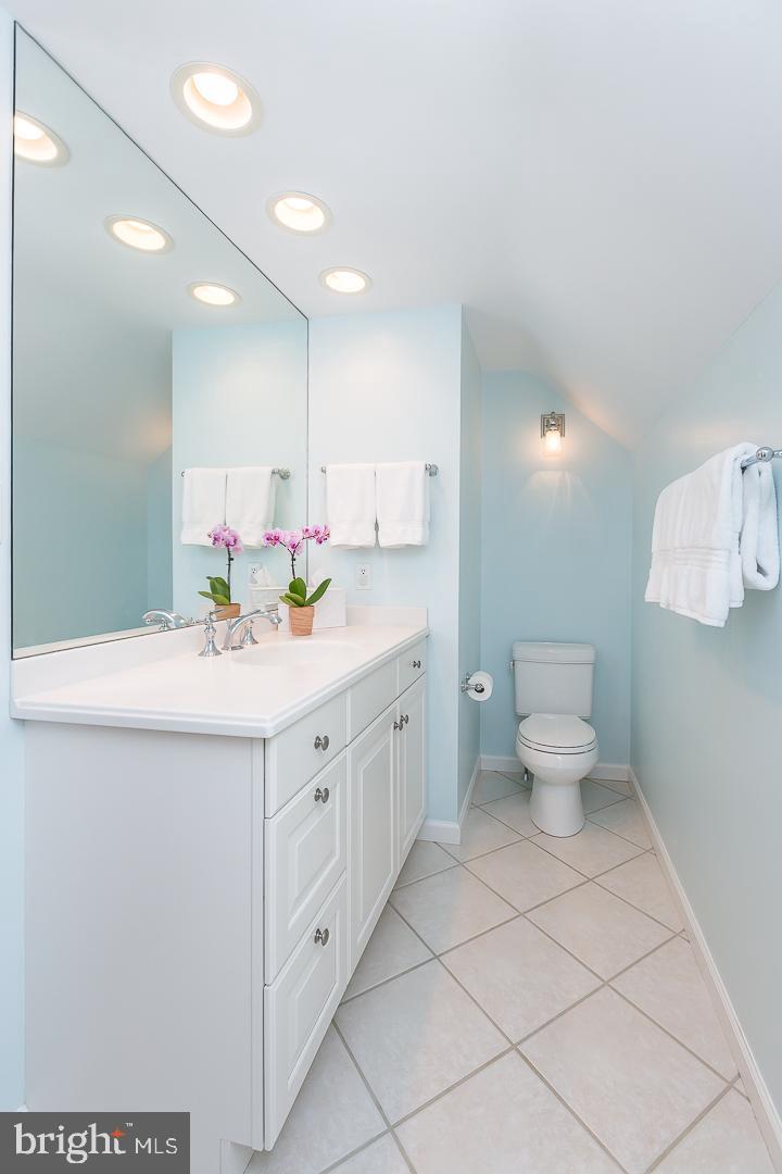 1287 Argyle Road Berwyn, PA 19312 - Photo 43 of 56 Bath #2