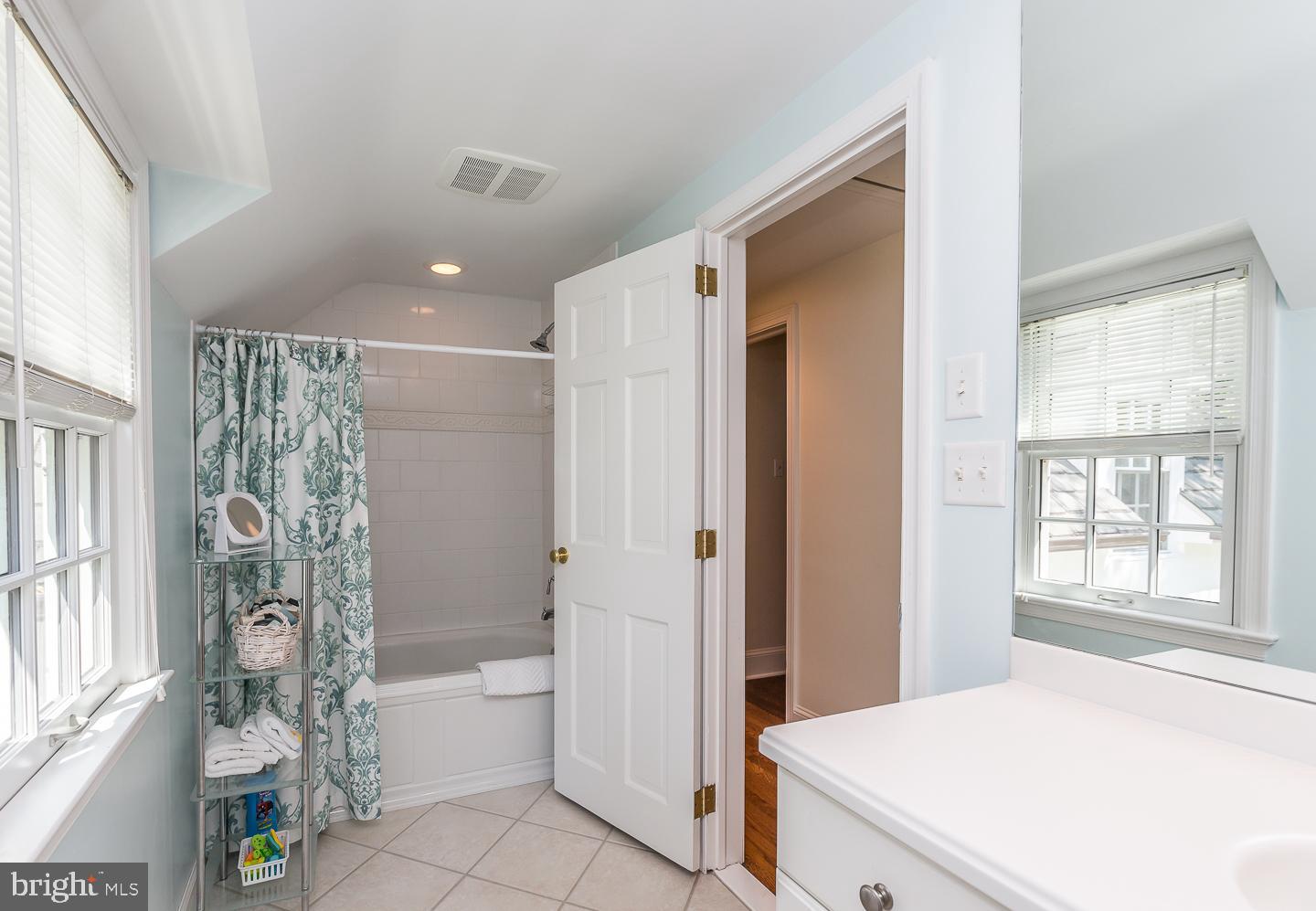 1287 Argyle Road Berwyn, PA 19312 - Photo 44 of 56 Bath #2