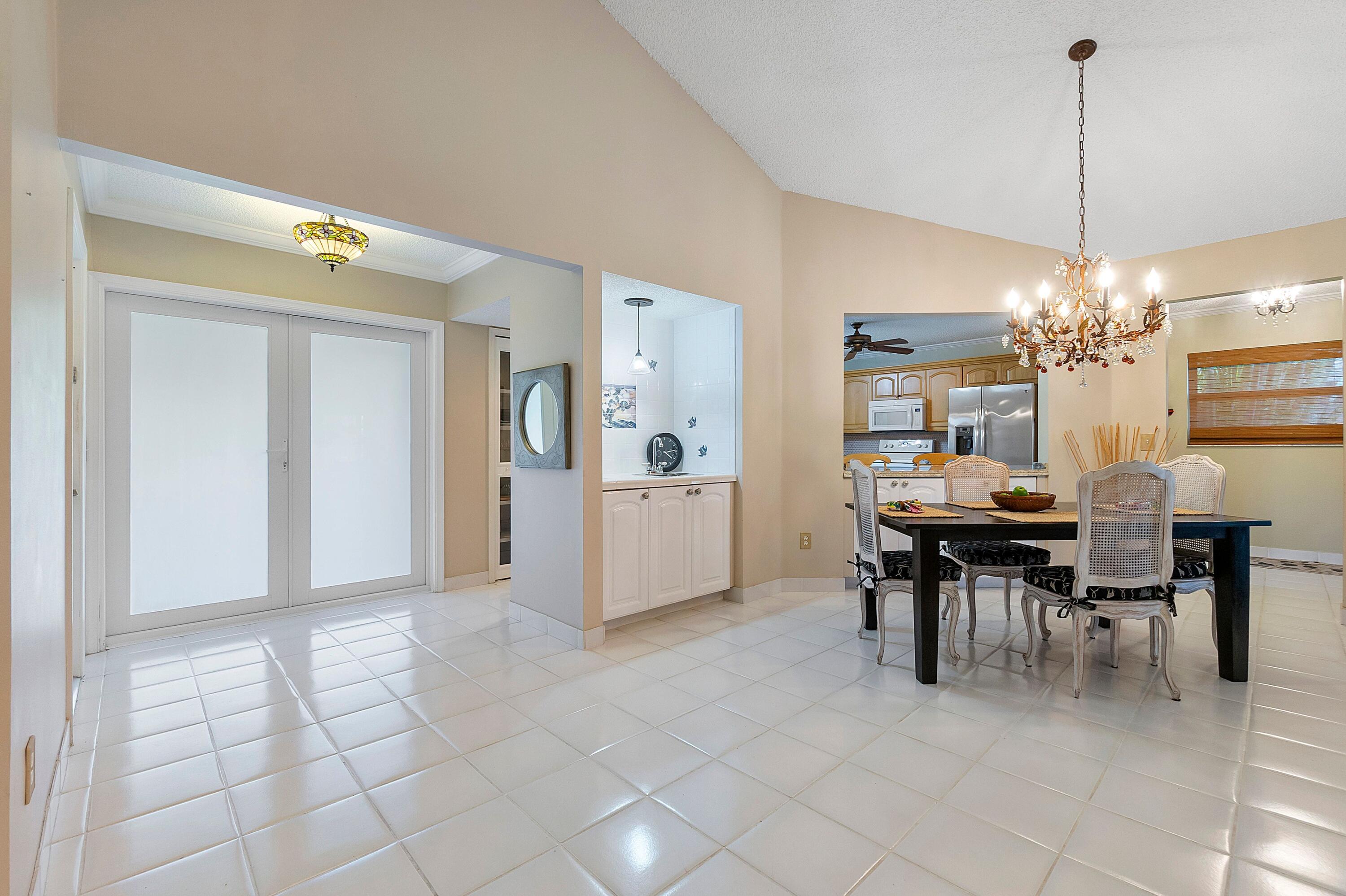 275 Northwest 69th Street Boca Raton, FL 33487 - Photo 14 of 34 boca lake din rn and wet bar pic