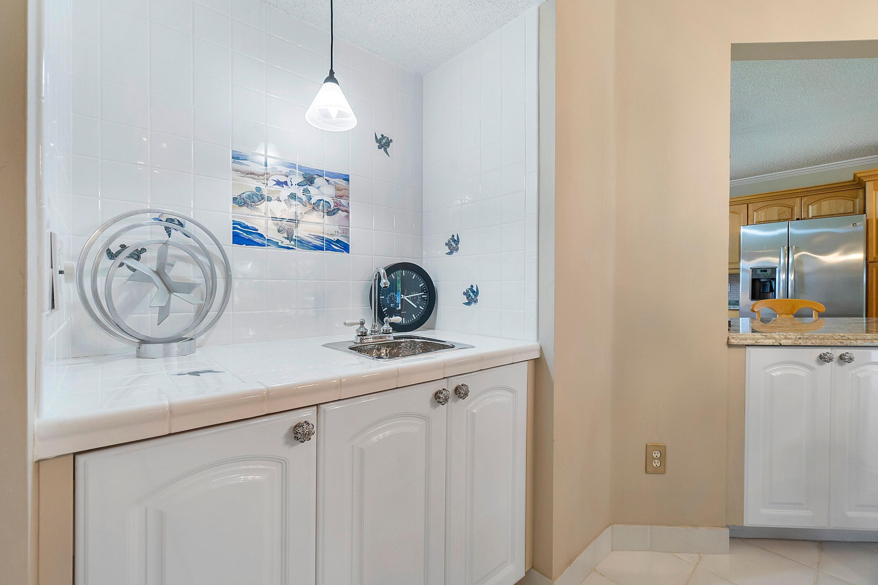 275 Northwest 69th Street Boca Raton, FL 33487 - Photo 16 of 34 boca lake wet bar
