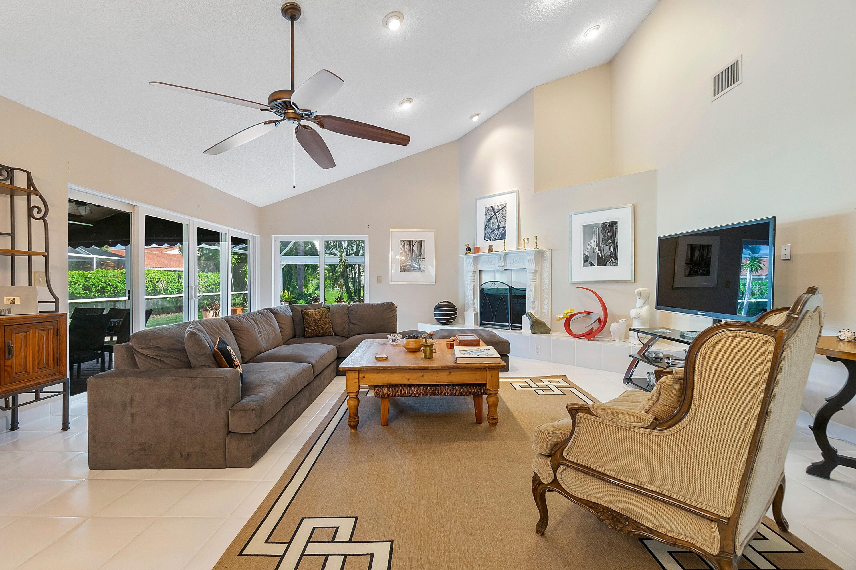 275 Northwest 69th Street Boca Raton, FL 33487 - Photo 22 of 34 boca lake liv rm 2