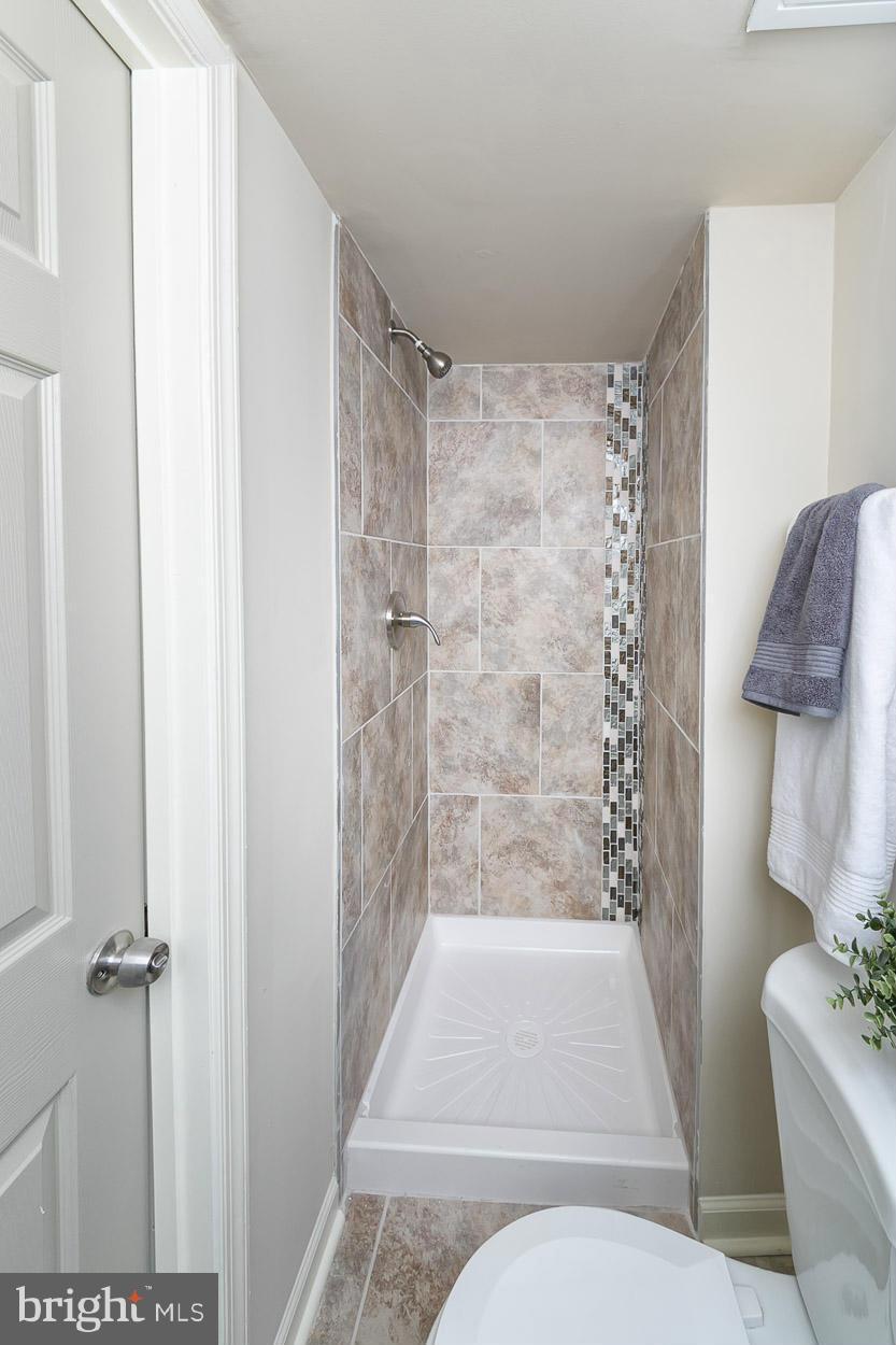 1611 Northgate Road Baltimore, MD 21218 - Photo 19 of 19 Bath