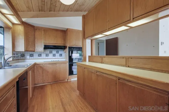 $2,399,000 | 6121 La Pintura Drive, La Jolla, CA 92037