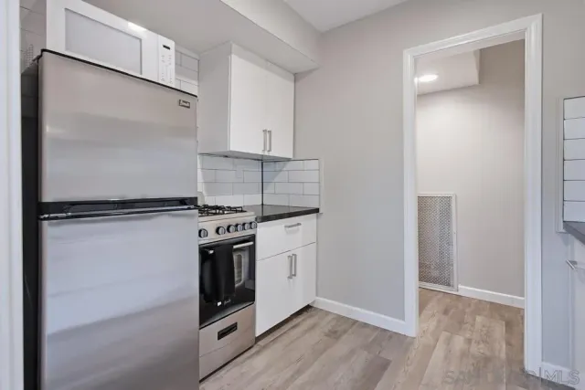 $2,399,000 | 6121 La Pintura Drive, La Jolla, CA 92037