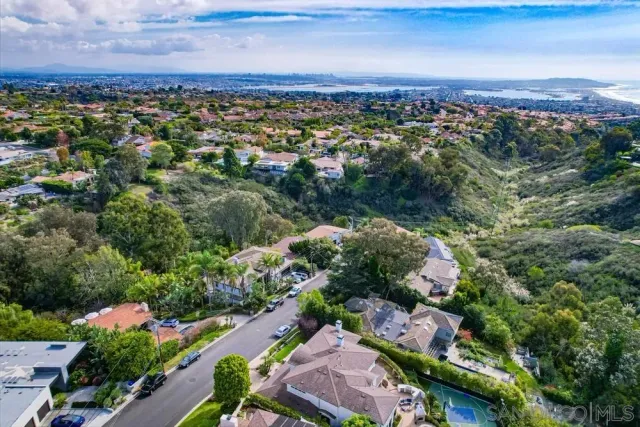 $2,399,000 | 6121 La Pintura Drive, La Jolla, CA 92037