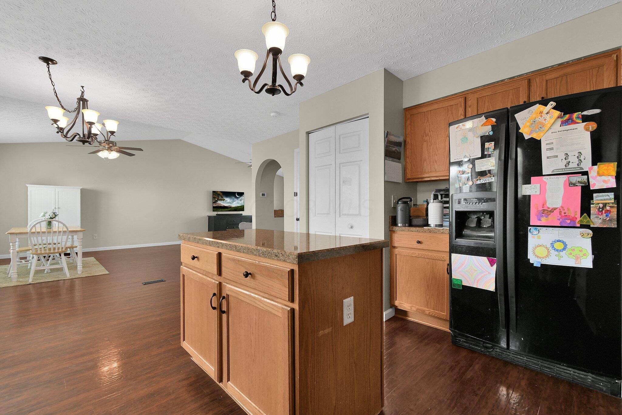 2498 Linbaugh Road Grove City, OH 43123 - Photo 8 of 28 9-web-or-mls-2498-linbaugh-rd