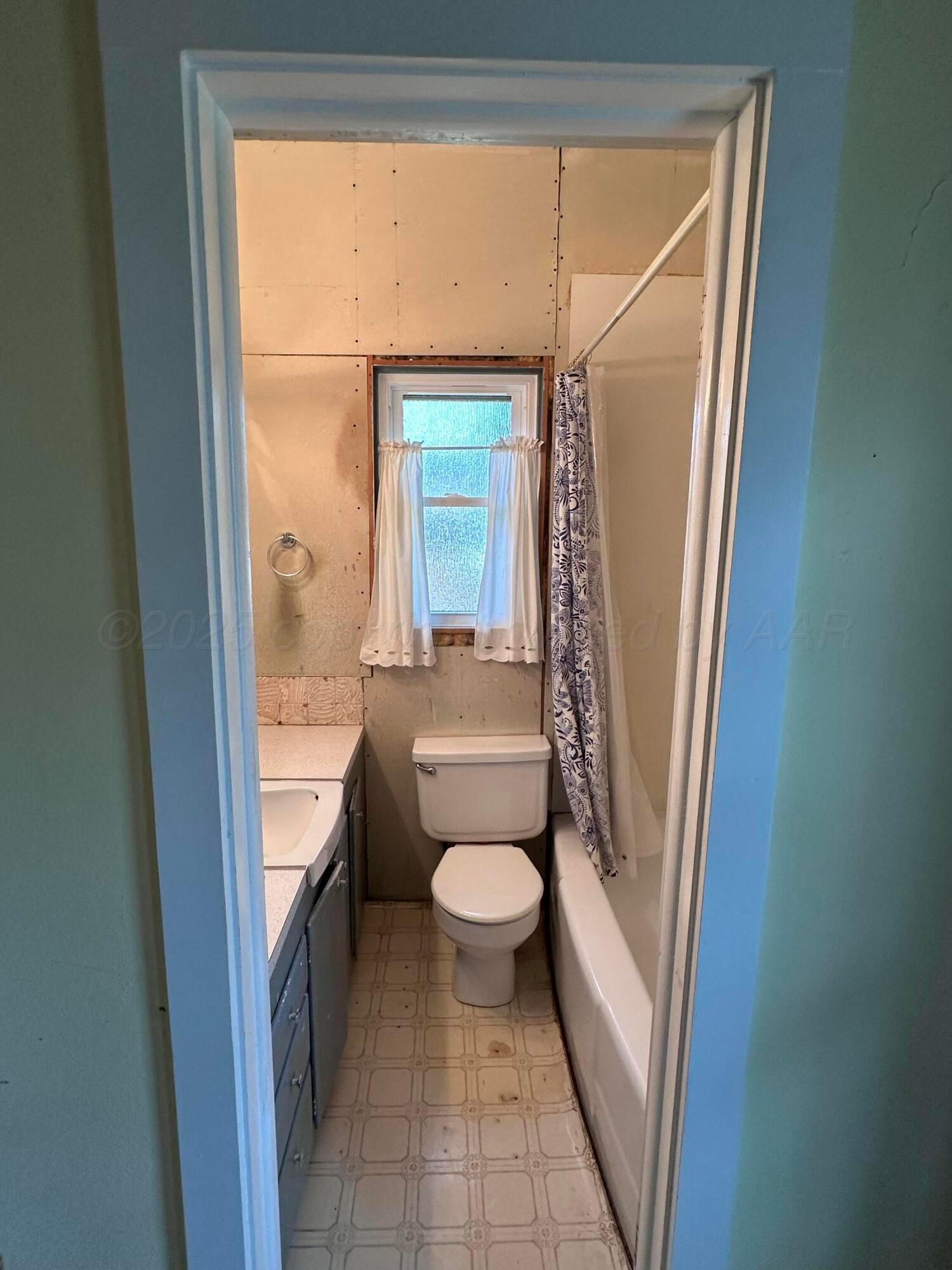 1303 3rd Avenue Canyon, TX 79015 - Photo 67 of 104 Master Bathroom