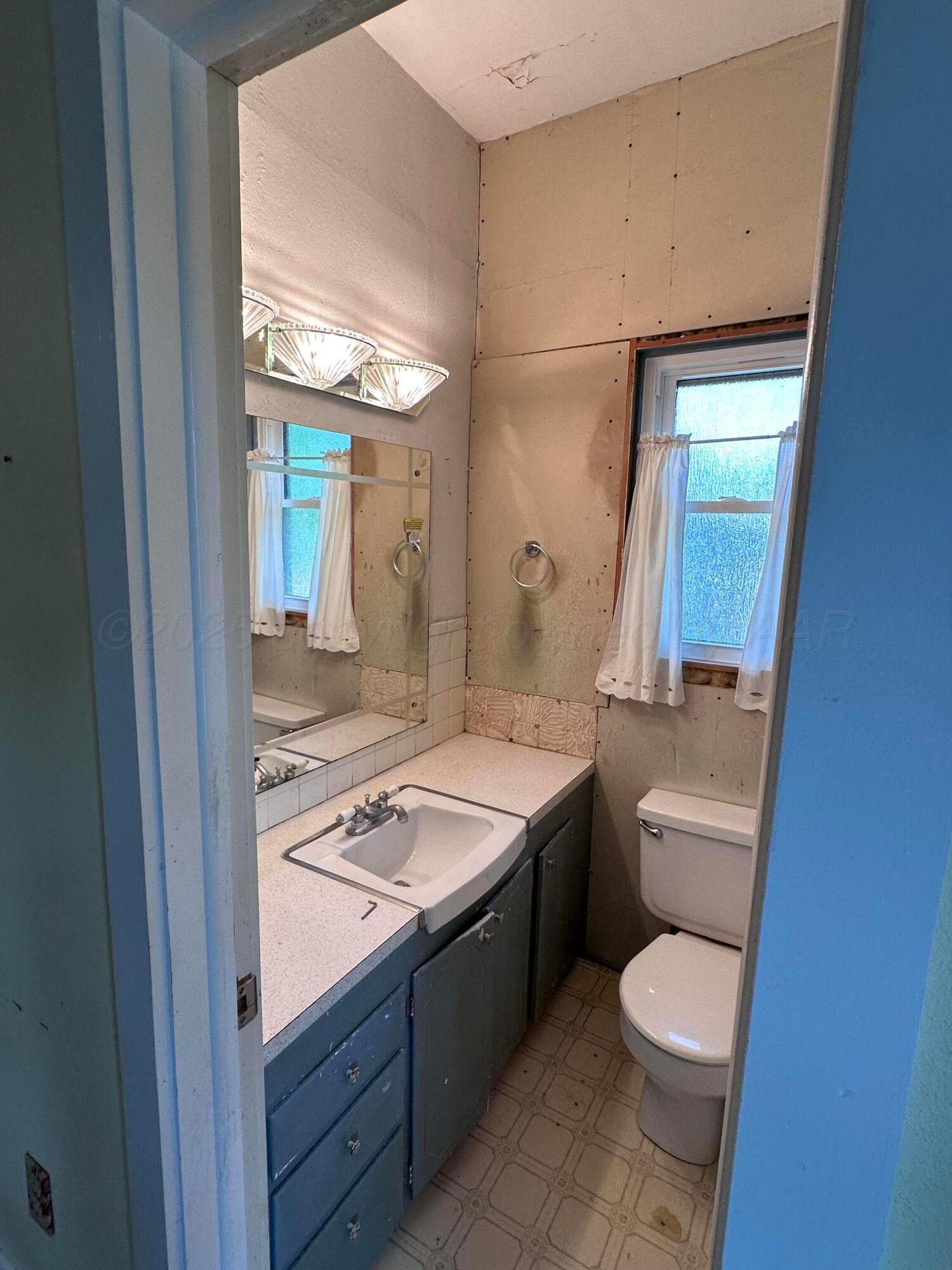 1303 3rd Avenue Canyon, TX 79015 - Photo 68 of 104 Master Bathroom