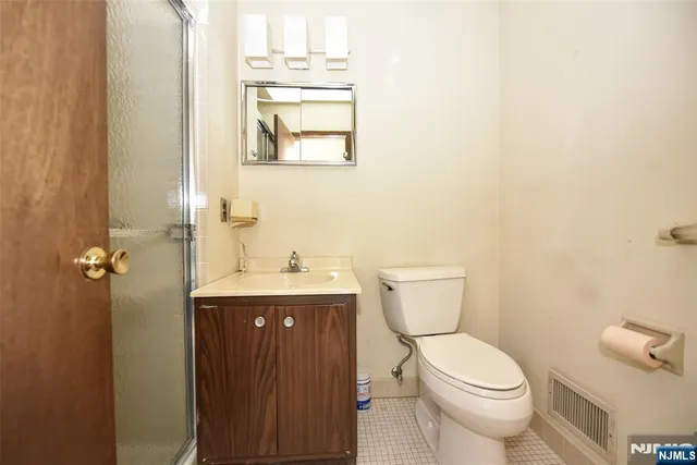 $725,000 | 36 Circle Drive, Park Ridge, NJ 07656