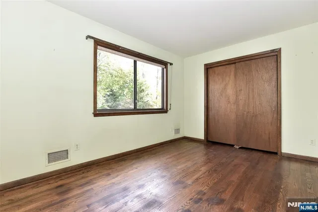 $725,000 | 36 Circle Drive, Park Ridge, NJ 07656