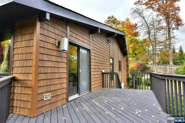 $725,000 | 36 Circle Drive, Park Ridge, NJ 07656