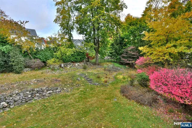 $725,000 | 36 Circle Drive, Park Ridge, NJ 07656