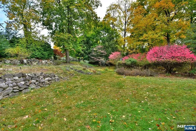 $725,000 | 36 Circle Drive, Park Ridge, NJ 07656