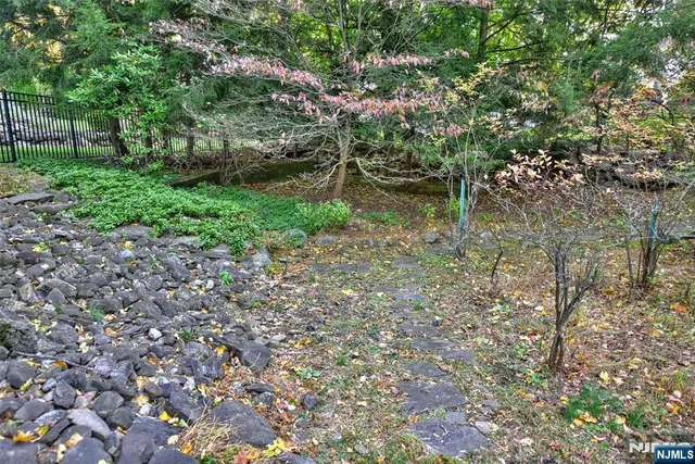 $725,000 | 36 Circle Drive, Park Ridge, NJ 07656