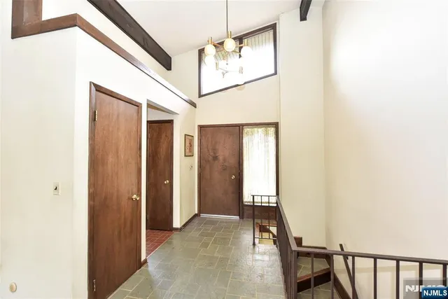 $725,000 | 36 Circle Drive, Park Ridge, NJ 07656