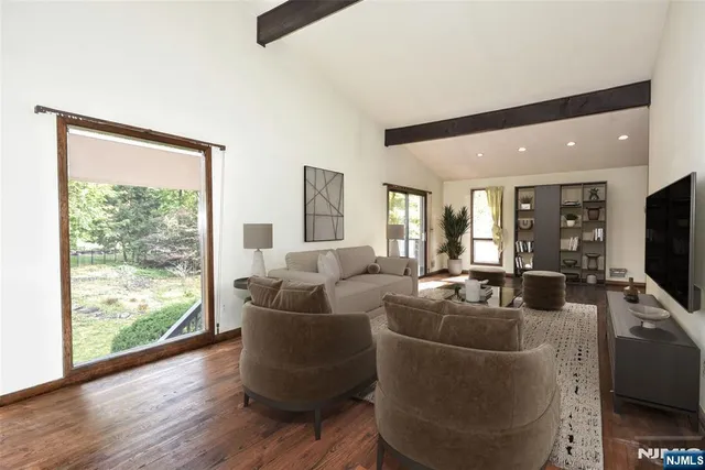 $725,000 | 36 Circle Drive, Park Ridge, NJ 07656