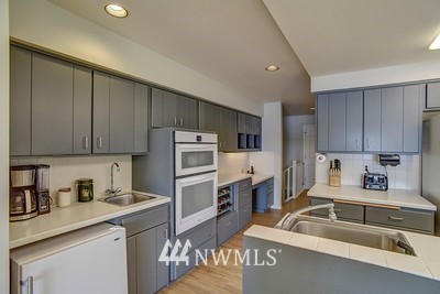 9084 Southeast Willock Road Olalla, WA 98359 - Photo 7 of 25 Gallery Image 7