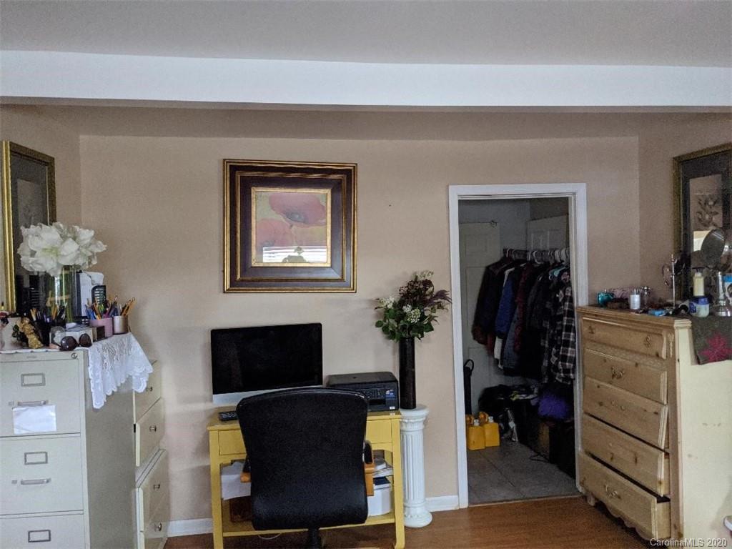 1344 Sunset Road Charlotte, NC 28216 - Photo 12 of 12 Gallery Image 12