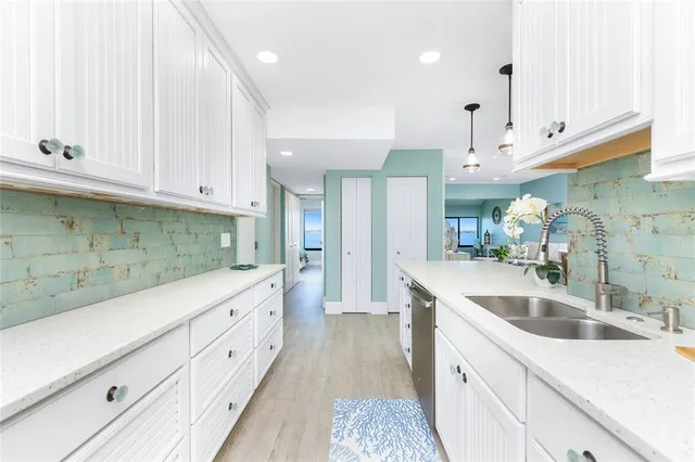 $799,900 | 2955 North Beach Road, Unit D123, Englewood, FL 34223