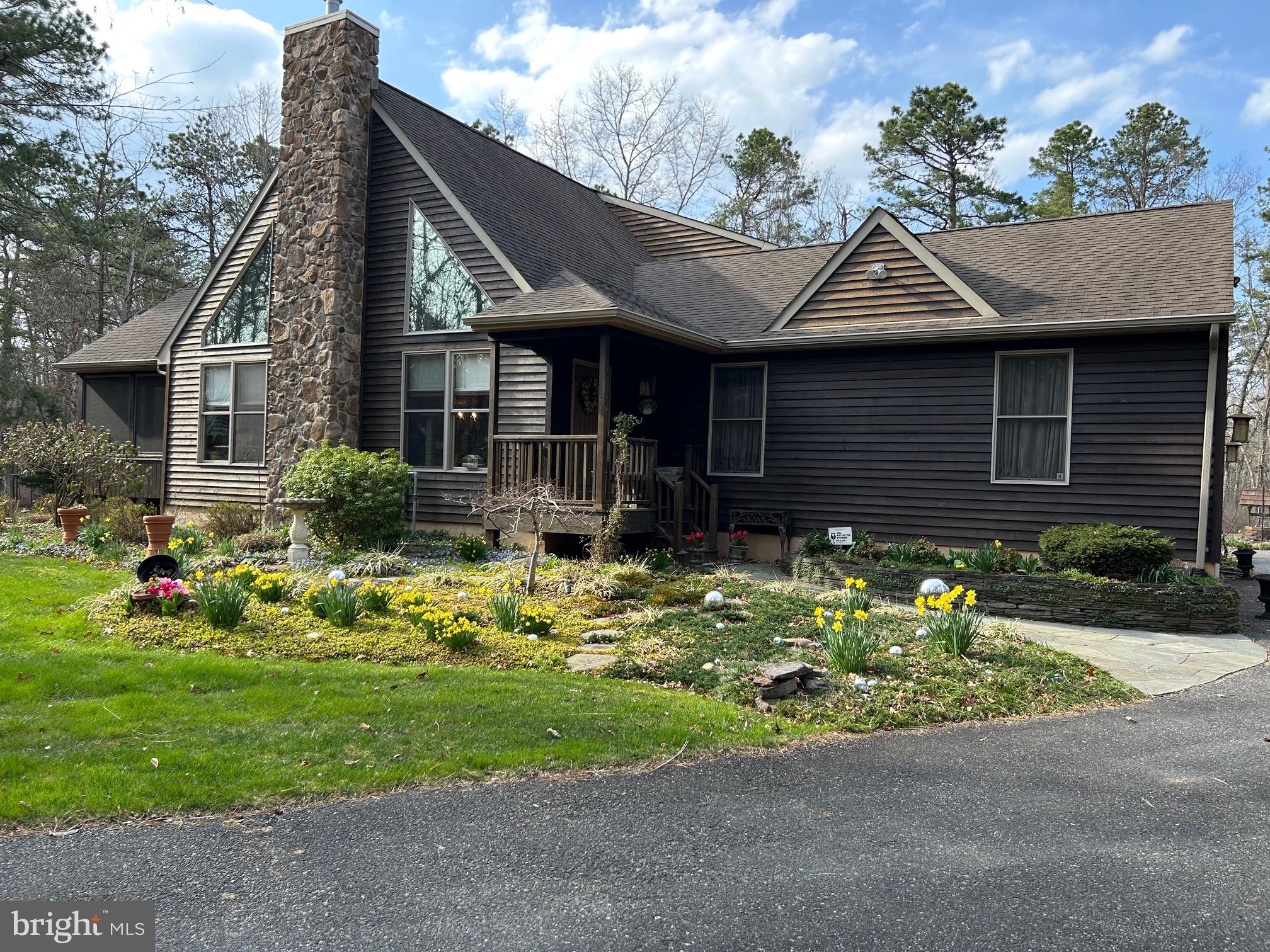 827 Weymouth Road Buena, NJ 08310 - Photo 2 of 41 Charming home with lush garden appeal.