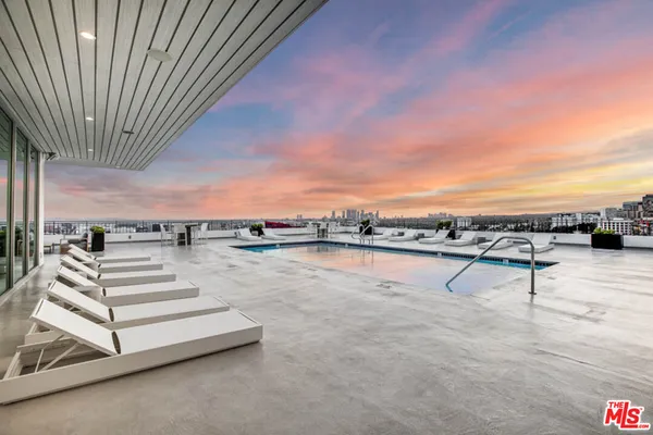 $9,750 | 1100 Alta Loma Road, Unit 1103, West Hollywood, CA 90069