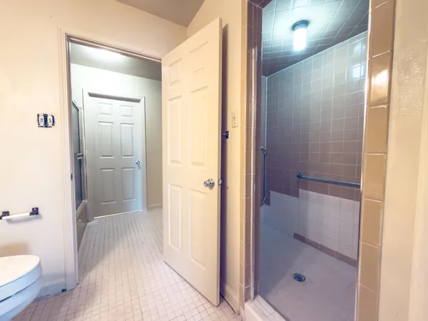 $1,300 | 833 King James Street Southwest, Unit D, Roanoke, VA 24014