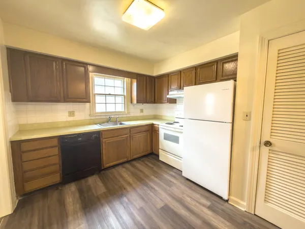 $1,300 | 833 King James Street Southwest, Unit D, Roanoke, VA 24014