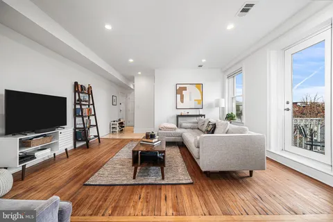 $515,000 | 1423 R Street Northwest, Unit 402, Washington, DC 20009