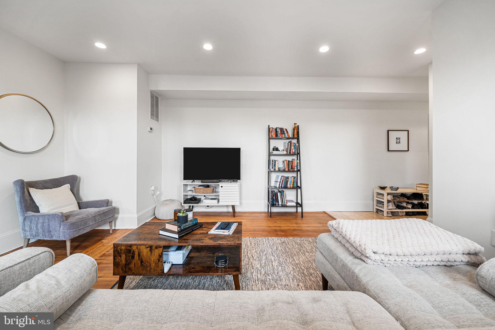 1423 R Street Northwest, Unit 402 Washington, DC 20009 - Photo 12 of 37 Living Space