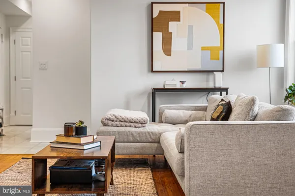 $515,000 | 1423 R Street Northwest, Unit 402, Washington, DC 20009