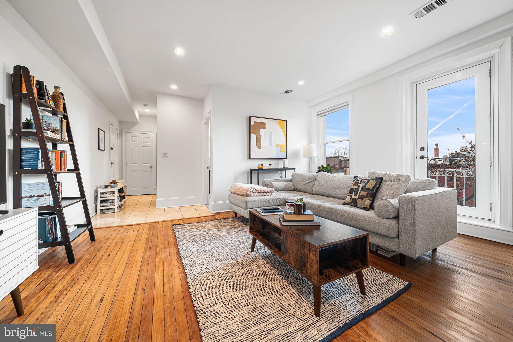 1423 R Street Northwest, Unit 402 Washington, DC 20009 - Photo 7 of 37 Living Space