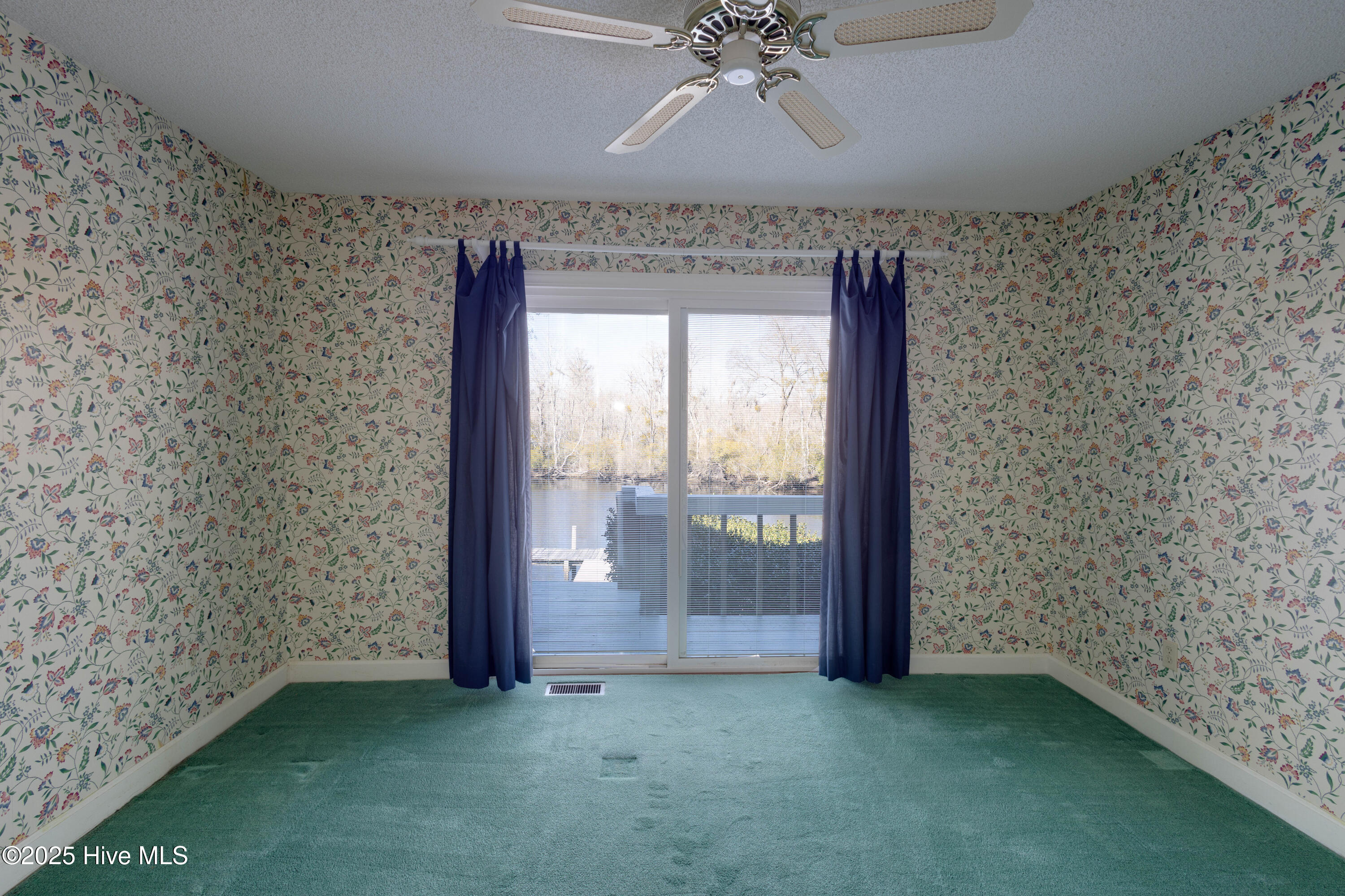 118 Bowline Road New Bern, NC 28562 - Photo 21 of 63 IMG_7866-Edit